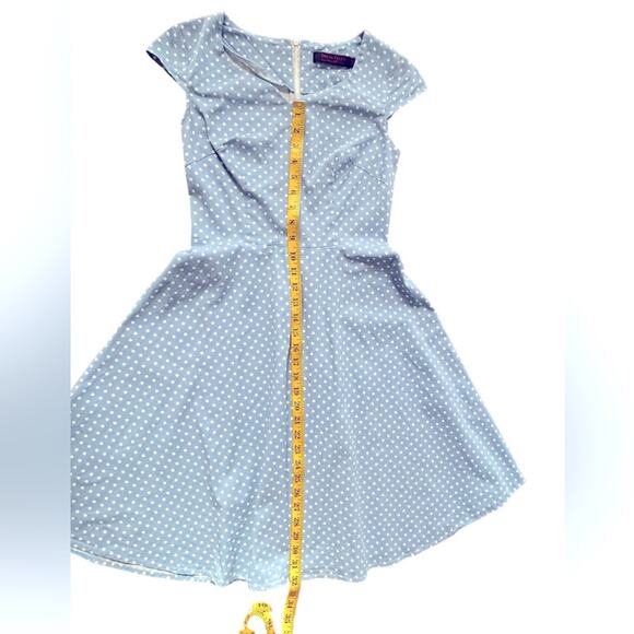 Dress Tells Size XS - Picture 3 of 8